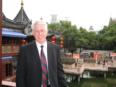 George DeBoer at the Yuyuan Garden and Bazaar
